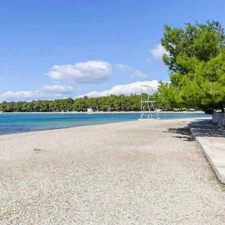 Fortuna In Pirovac, Close To The Seabeach Apartment Pirovac